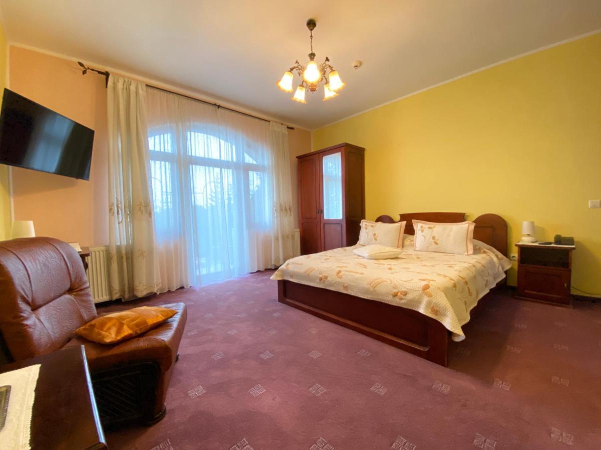 Pensiunea Crocus - Sauna & Billiard Poiana Brașov Exterior foto